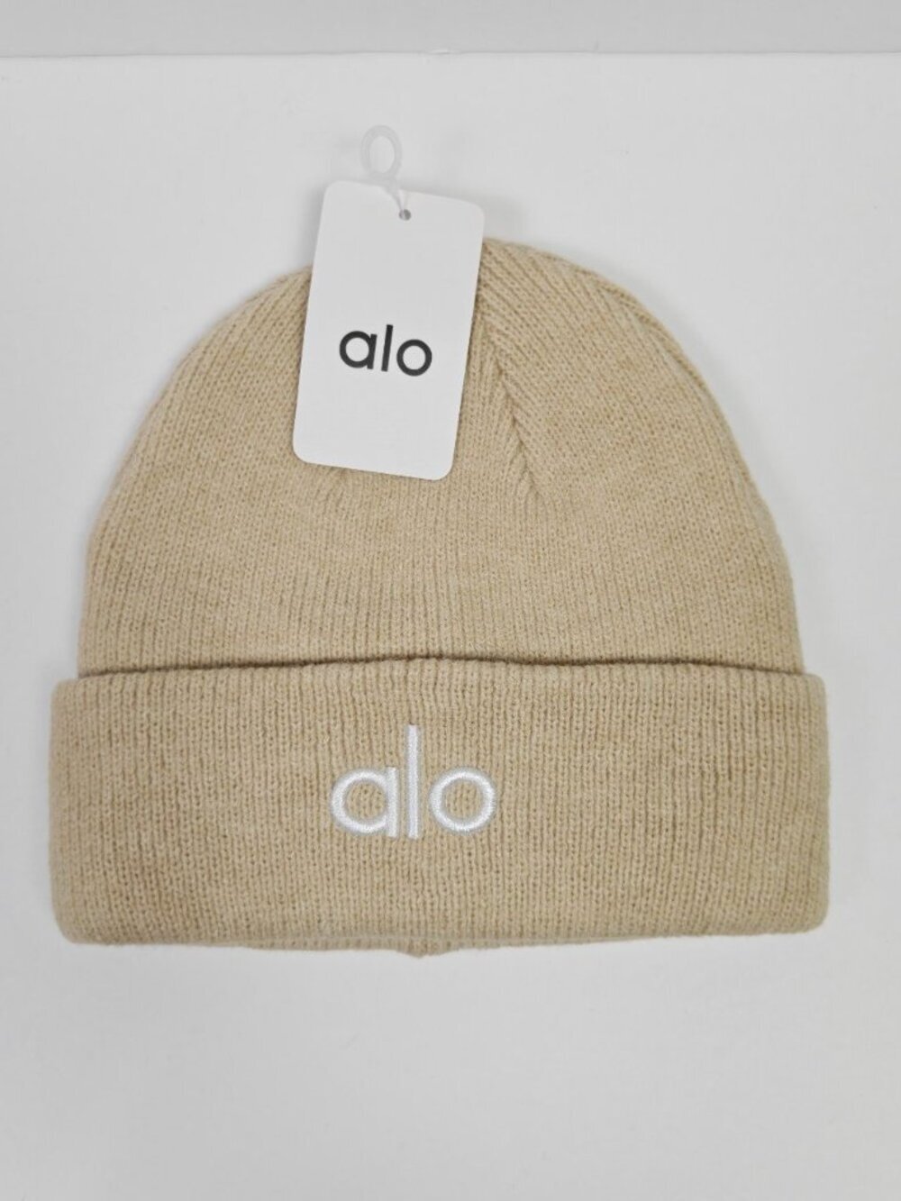 Alo Yoga Beige Ribbed Knit Beanie NWT Embroidered Logo Cuffed Hat